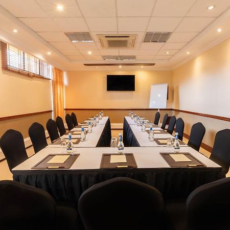 Kigali Serena Hotel Екстериор снимка