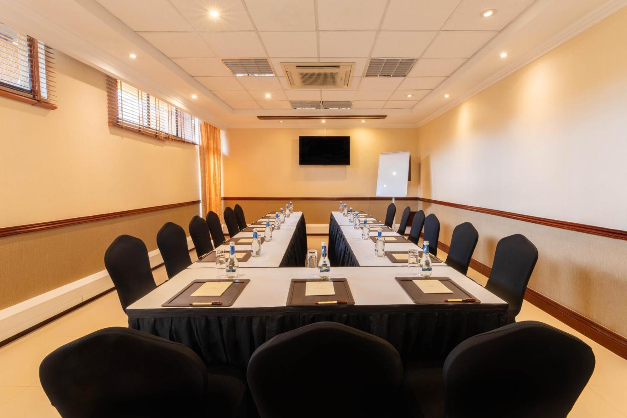 Kigali Serena Hotel Екстериор снимка