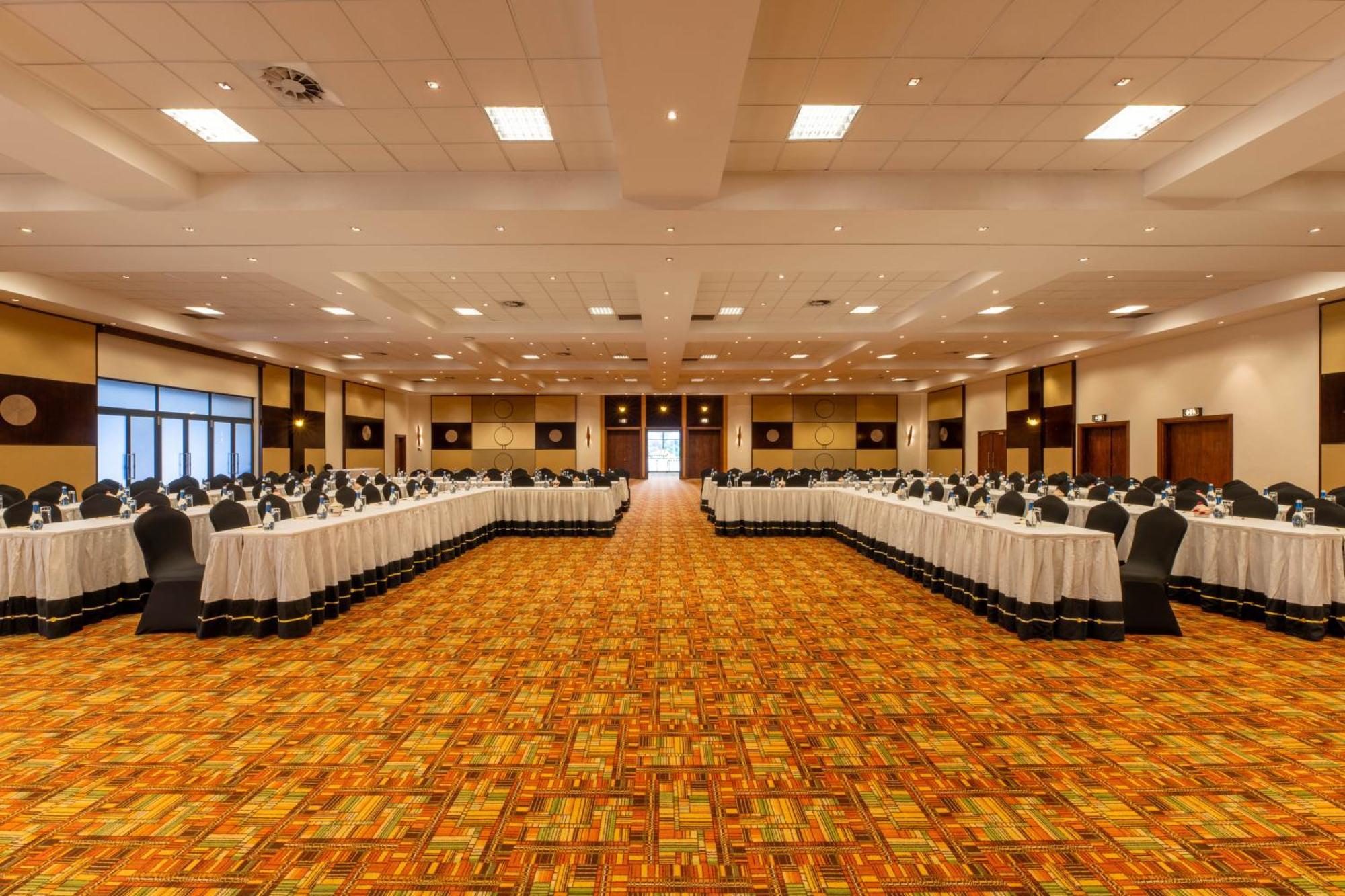 Kigali Serena Hotel Екстериор снимка